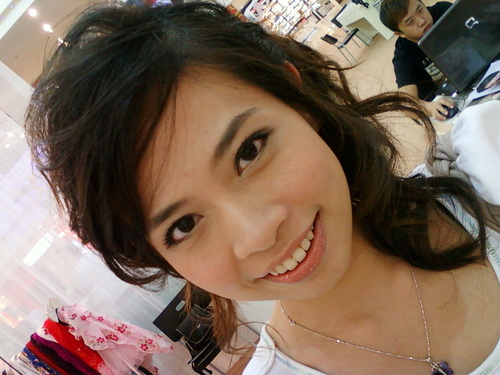 okashidarling's profile picture. A dreamer who sees life in her own unique perspective.