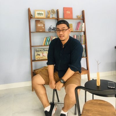 pp_trai's profile picture. Life goes on