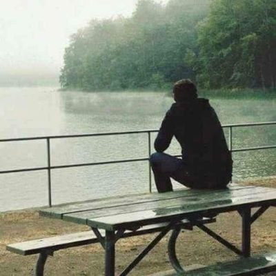 أحب البساطة في كل شئ، التعبير، الشكل، التصرفات، أؤمن بأن خلف كل بساطة عمق عظيم