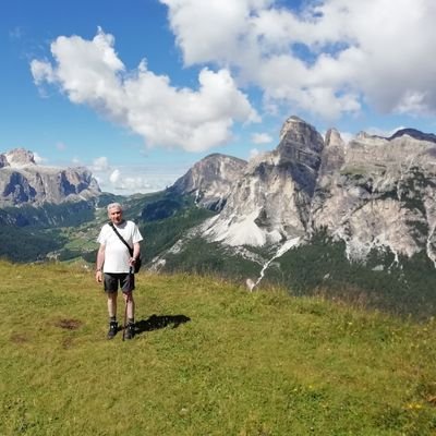 Napoletano doc nato e cresciuto a Napoli impiegato ente pubblico vivo a napoli
