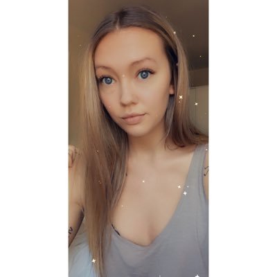 molllllyx's profile picture. whatever