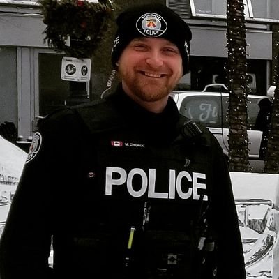 Police Constable - Toronto Police Service 🇨🇦 @TPS53div - Non emerg call 416-808-2222/Emerg call 911 - Account Not Monitored 24/7 Instagram: theredrocketcop