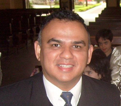 Brevemente: Analista de Sistemas IT y Auditor Líder ISO 9001 trabajando en SGS Paraguay S.A. desde el año 1996.