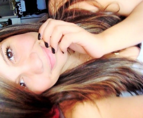 A partir do momento que aprendi que não preciso de ninguém pra ser feliz, as pessoas começaram a precisar de mim.
Apaixonada  pelo @what_vinicius e nem ligo!