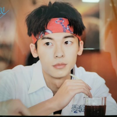 ylitb3Nqi9Nk0JX's profile picture. 