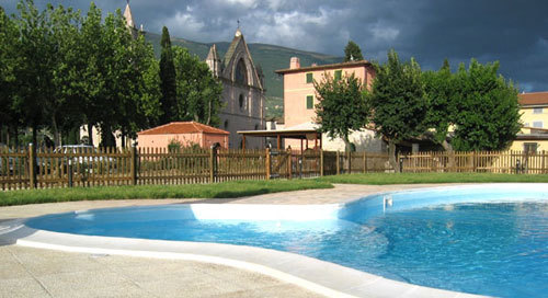 Seguici e Ti segnaleremo i migliori Agriturismi, Hotel, B&B, case vacanza con piscina in Offerta a prezzi Lastminute per Agosto e Ferragosto !!