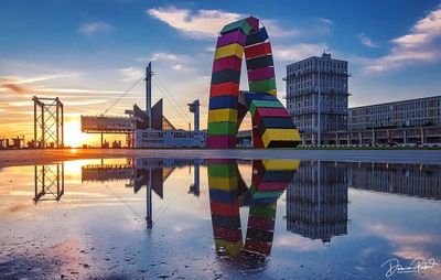 👉🏼 Dyslexique politiquement (je n'ai jamais su si j'étais de droite ou de gauche🤷🏻‍♂️)
👉🏼 Citoyen du monde, mais citoyen du Havre avant tout #LH