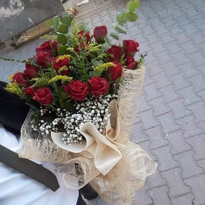 تُقنعني المواقف، فلا داعي للثرثرة.