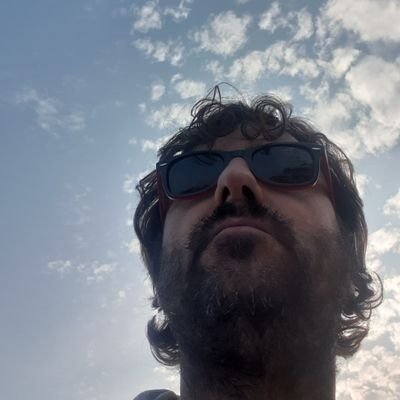 albert_gama's profile picture. Aguantant. La música em fa seguir viu.
#djgama
(li dono al intro sense repassar)