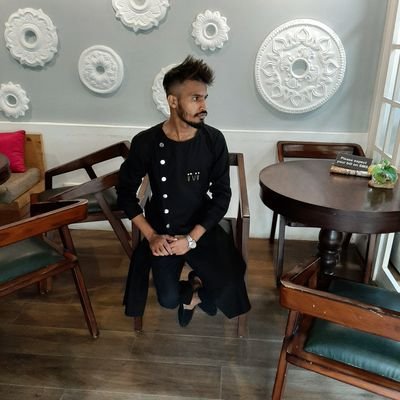 Aazadmonu's profile picture. keep smiling 😊