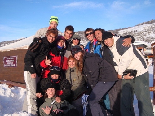 jetro_'s profile picture. Veran encontre a mi mejor amigo en un concierto de u2 es que era la persona mas cercana ala cerveza. (Soy una persona muy selecta)