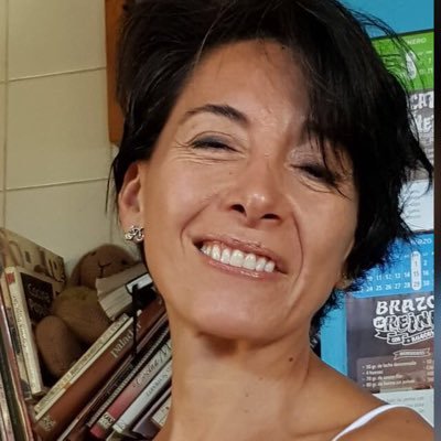 Dentista 👩🏻⚕️ Profe 👩🏻🏫 Cocinera 👩🏼🍳 y de un cuantuay. Big en https://t.co/mQRsQEWsYs