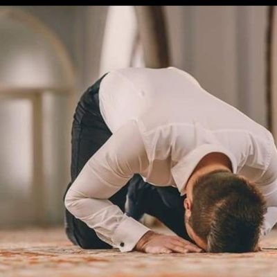 EIcfSAiagSV0V1x's profile picture. ‏*”‏گُلّنآ مـع آلوَقت بنرجَع آغرآب تآنے، مـَهہ‏‏مـآ گآنت قوّ‏‏هہ آلعلآقهہ‏‏ہ“..🙂💔*