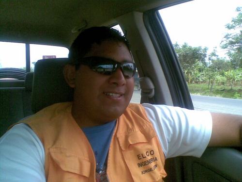 Un oso cariñoso...Apasionado por los proyectos, cada día brindando un poco de orden al caos. Papá, esposo, hijo, ciudadano