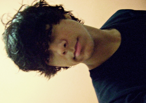 Sou um anjo de asas vermelhas.(66'##
Amo bater altos papos e conhecer novas pesssoas.*
Messenger: dwilliancunha_@hotmail.com