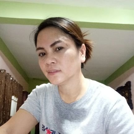 omgrhizel's profile picture. 