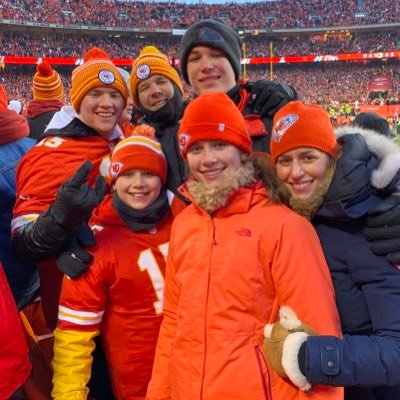 Kansas City Mom of 4, St. Teresa's Academy, Rockhurst High School and KC Chiefs fan