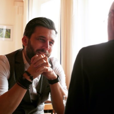 Journalist/Reporter/Moderator hier privat aber immer neugierig. Digitale Medien und Video im Blut