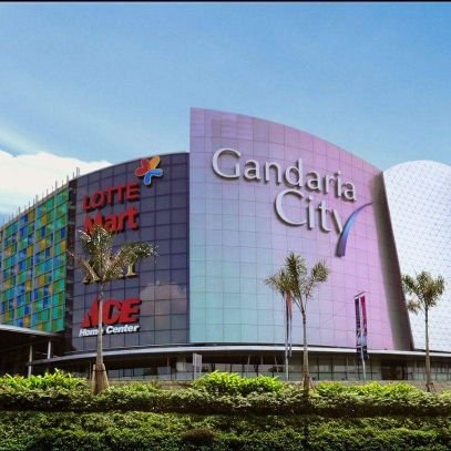 A perfect combination of luxury, living, culinary experience and entertainment. South Jakarta's largest superblock of lifestyle. Gandaria City has it all.