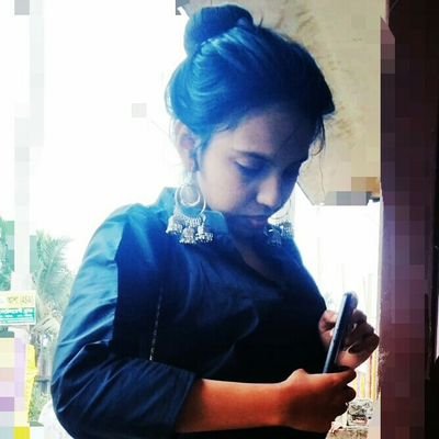 DebRchita's profile picture. 😉