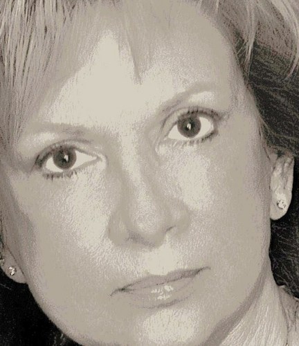 Business owner, The Pink Lady Consignment Shop
City Council member
Wife, mother