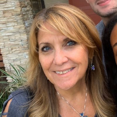 Framedsgncr's profile picture. Miami born,small business owner of Frame Designs for 31 years, Hungarian descent, artist and jewelry maker,