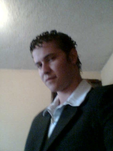 pakoSierraLDU's profile picture. Vivir no es solo existir, sino existir y crear , saber reir y llorar y no dormir sin soñar, porque dejar de soñar es empezar a morir.