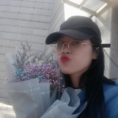 RitaZha49196766's profile picture. 