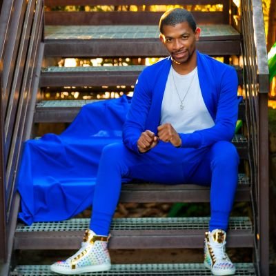 ArQuez on Twitter: "Girls just be swiping my Amex and I love it, like