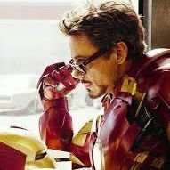 Héroe, genio, millonario, filantropo, play boy... Yo soy Iron Man