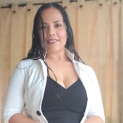 savis08's profile picture. Y dicen que por muy corto que sea el camino, quien pisa fuerte, deja huella.