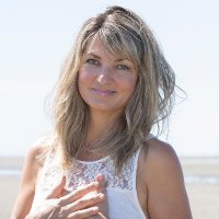 Lisa Dumas - @Lisadumasyoga Twitter Profile Photo