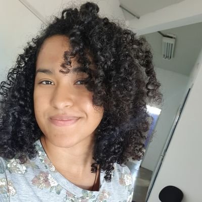 Mestra em Ciência Política e Relações Internacionais, historiadora e digo algo mais ? ¯\_(ツ)_/¯
         
🤙🏾 🏳️‍🌈