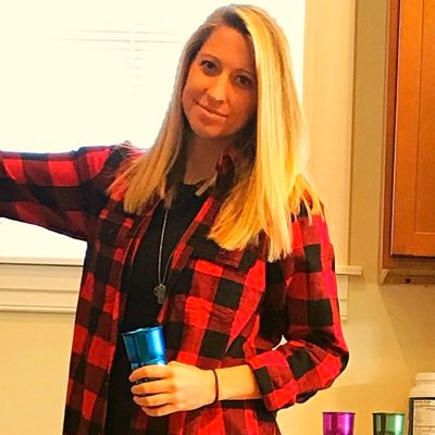 WanderWoman32's profile picture. 🏳️🌈🏄🏼♀️🖤☕️🌊☀️✈️🌎🤿🦈