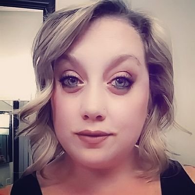 CupcakeRaunchy's profile picture. May a good fairy fly up your nose and tickle herself to death..