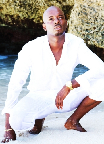 Ronniebdos's profile picture. Ronnie Morris is a major music exec, event producer, model & singer. He has booked Rihanna, Fantasia, Vivica Fox, Morris Chestnut, Regina Belle, En Vogue etc.