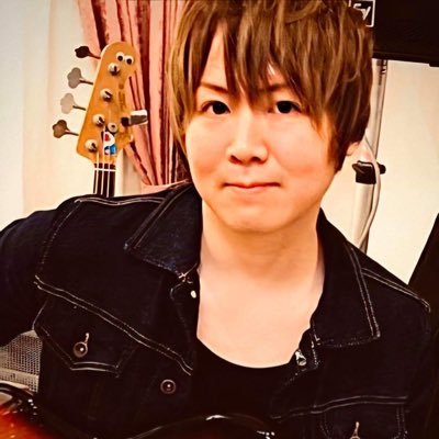 音楽の沼へようこそ。作編曲ガチ勢・ＤＴＭガチ勢のワザを、みさかいナシにバラまいてます。(たまに良いこともつぶやきます) 10代半ば～20代半ばくらいまではヴィジュアル系バンドやってました。その後、音源制作業やレッスン業を始めて気づけば早10年…。僕と一緒に音楽に溺れましょう！※リプ返気まぐれですが全て読んでます。