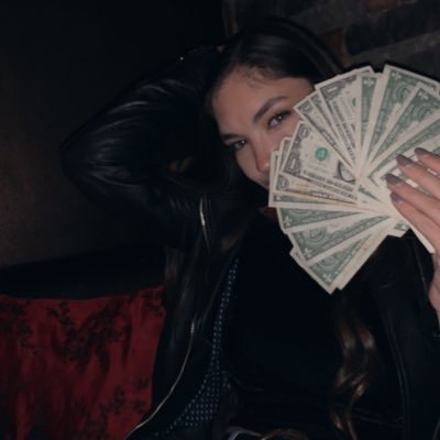 venomeyes_green's profile picture. 