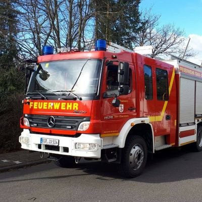 Stadt Idar-Oberstein, mit vier Feuerwachen und 162 Feuerwehrfrauen und Männer eine schlagfertig Feuerwehr.
Unsere Jugendfeuer hat 68 Mädchen und Jungen.