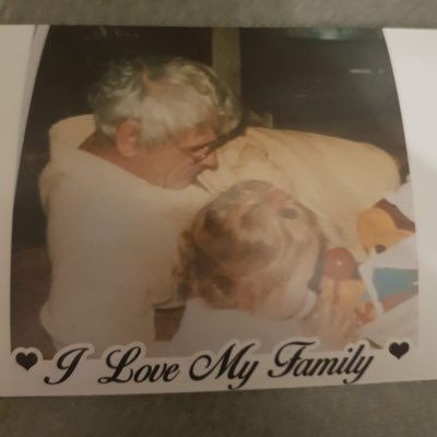 I’m a mum to 6 children and a wife to my man dan, love to read and spend time with my family 😍