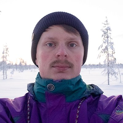 kiipeän tuntureita ja koodaan etänä siinä välissä
