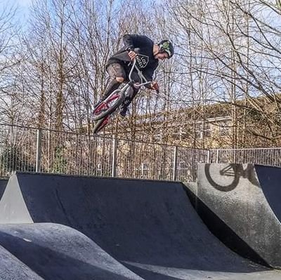 LOVE RIDING MY BMX PRETTY MUCH EVERYDAY !! LIKE TO ALWAYS HAVE A LAUGH AND A GIGGLE ALWAYS TRAVELING THE UK TO RIDE SOME AWSOME SKATEPARKS