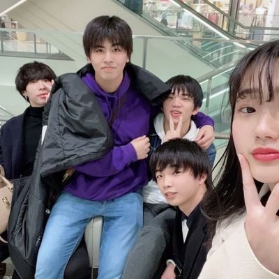 本多聞→神戸国際54thフットサル部→元町こども専門学校
乃木坂46欅坂46
インスタもやってるんでフォローよろしくお願いします🙇