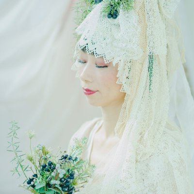 週末刺繍・ビーズ刺繍作家／鳥＆植物＆古いもの好き／ FB https://t.co/tuV4Q2SElG／IG https://t.co/kfECyB1s6S