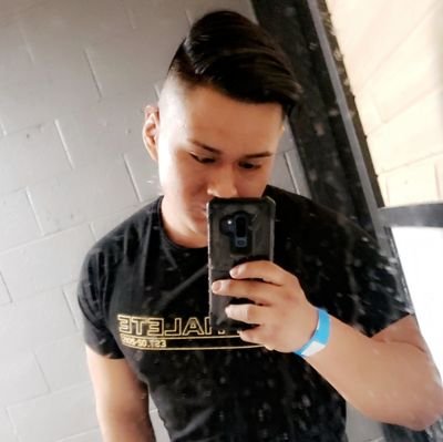 davanator1995's profile picture. .