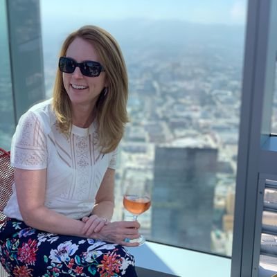 Ecommerce Marketing Executive & Speaker | Singer, Actress, Traveler, Food & Wine Enthusiast | VP of Marketing @ Paper Mart