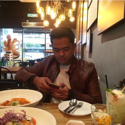 harithakml's profile picture. Don't need to stalk. Just slide in my DM 😜