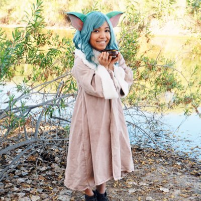 4 ft 5, Artist, Pug Mom, Married, Cosplayer, Creative Director ā¤ļø https://t.co/UPocVrQj3q| Business: astayoungart@gmail.com |