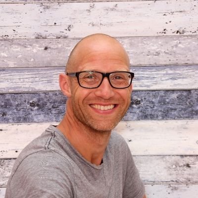 ex-Leerkracht Basisonderwijs, Christen, Hardloper marathon sub 2:40, sales PO @Blink educatie.
