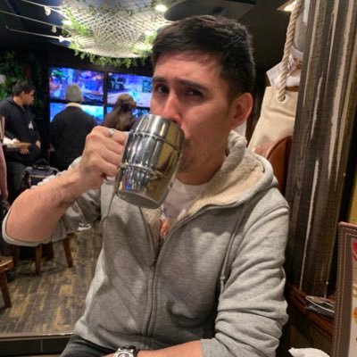 The0ldN1ck's profile picture. UX designer | Great Sword Hunter | Fighting Game Enjoyer | Curry Addict.